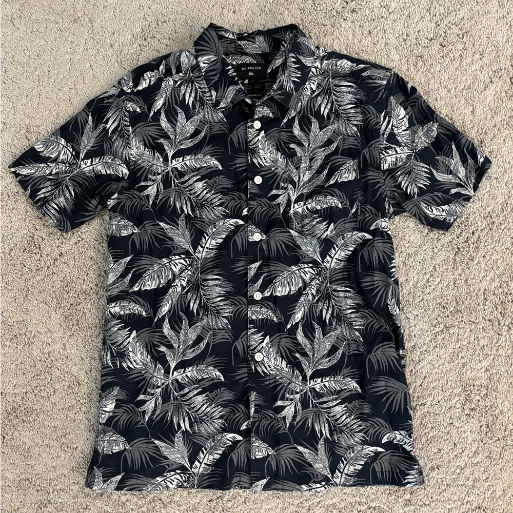 Quiksilver Boys Large Aloha (Hawaiian) Shirt